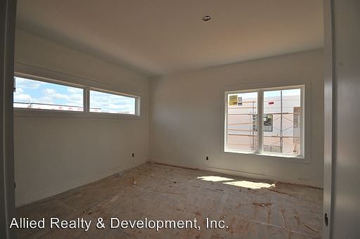 2nd image of 510 30th Ave E
