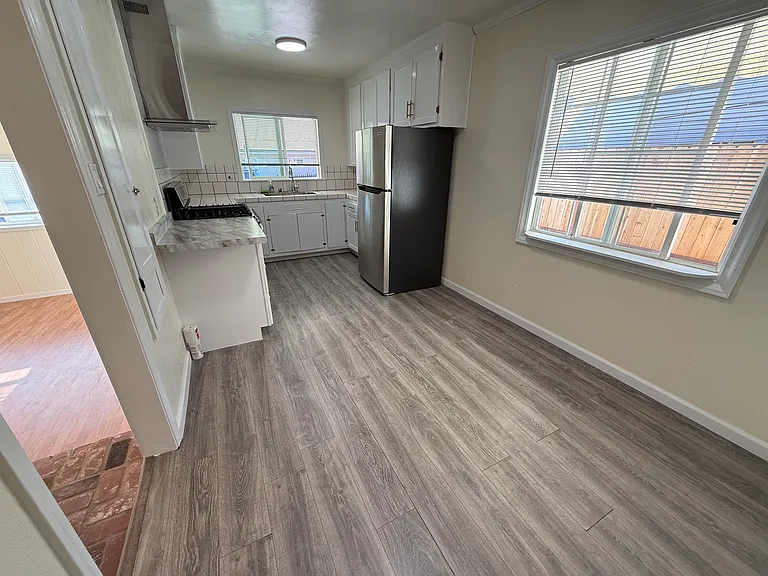 18592 Madison Ave — Photo 5
