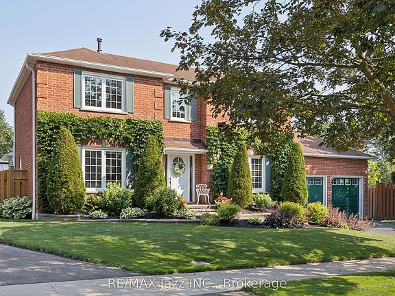 3rd image of 48 Butterfield Cres