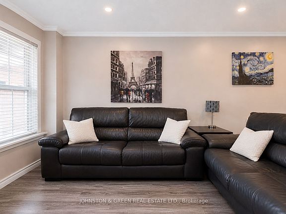 3rd image of 2198 Chalmers Cres
