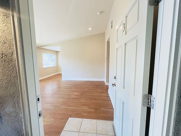 4th image of 1665 Whitwood Ln APT 3