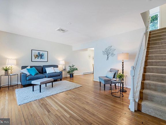4th image of 605 Dreams Landing Way