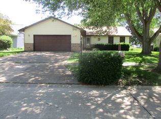 2009 Barberry Cir, Champaign, IL 61821