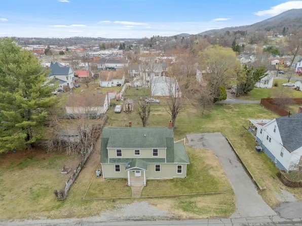 129 Cliff St, Pulaski, VA 24301