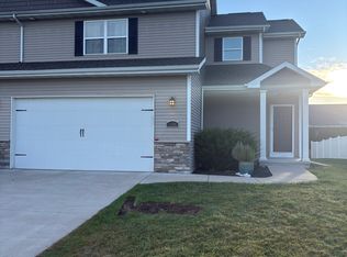 1590 Pond View Dr, Neenah, WI 54956