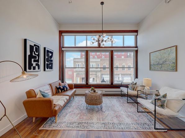 419 Main St #203