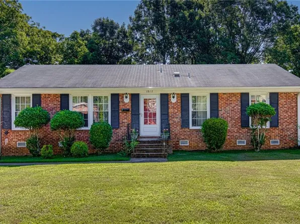 1917 Carlton Ave, Greensboro, NC 27406