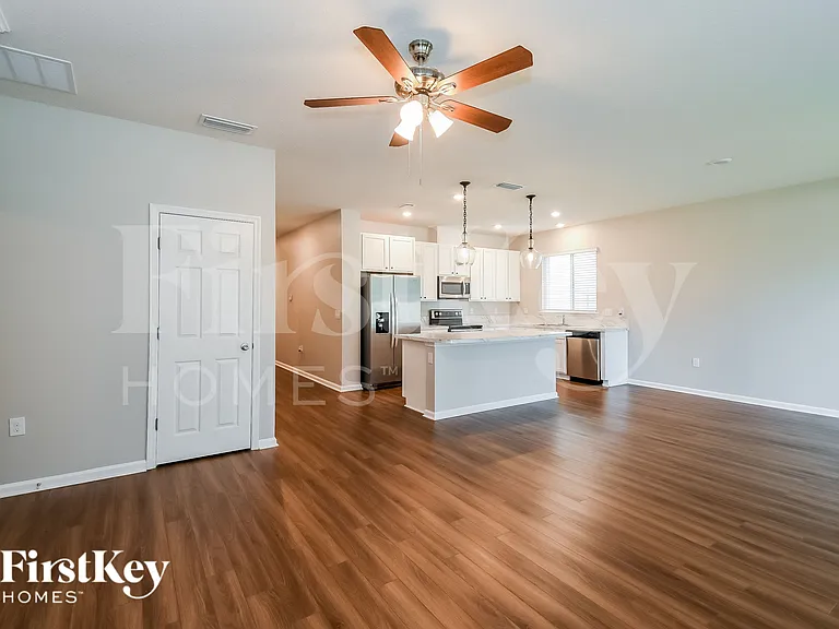 205 Orient Dr — Photo 6