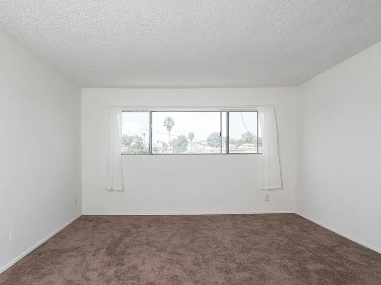 819 Ocean Park Blvd #4 — Photo 1
