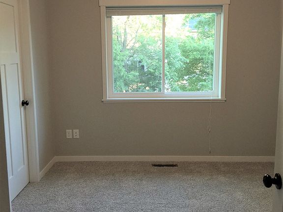 4th image of 97 Eagle Ave