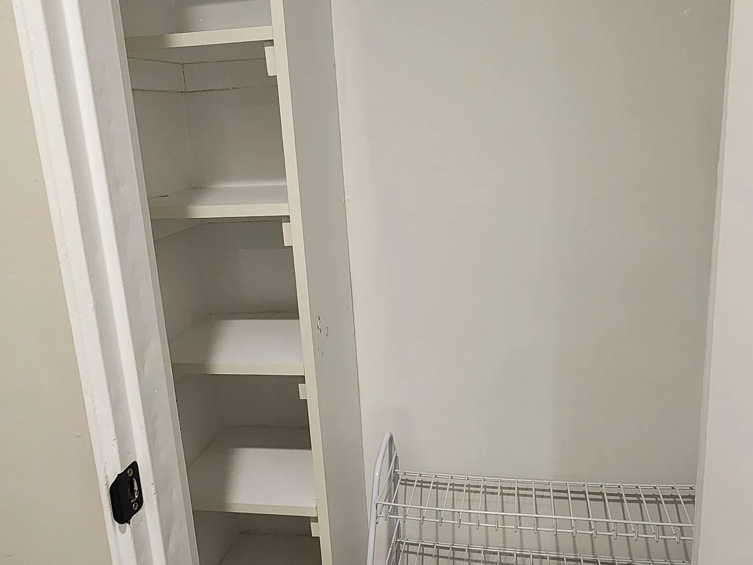 Terrace Cir, Great Neck — Photo 3
