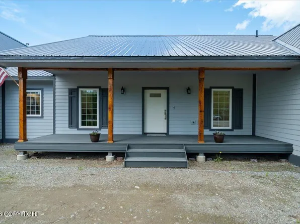 1031 W Balboa Dr, Wasilla, AK 99654