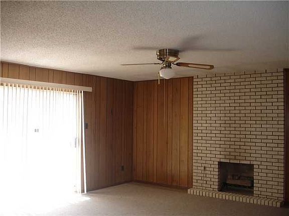 3rd image of 3508 Garnet Dr