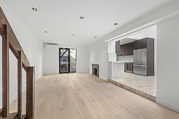 1st image of 141 E 17th St #1/2
