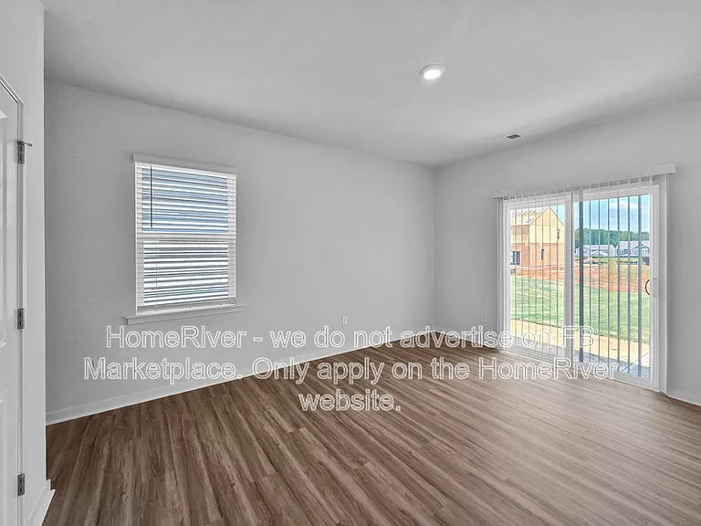 654 13th Avenue Dr NE — Photo 5