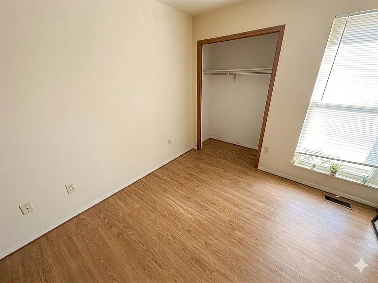 1531 Whitehall Blvd — Photo 9