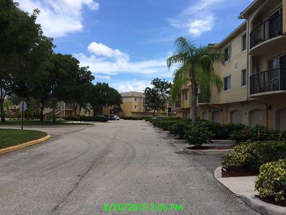 2nd image of 1100 Crestwood Ct S APT 1116