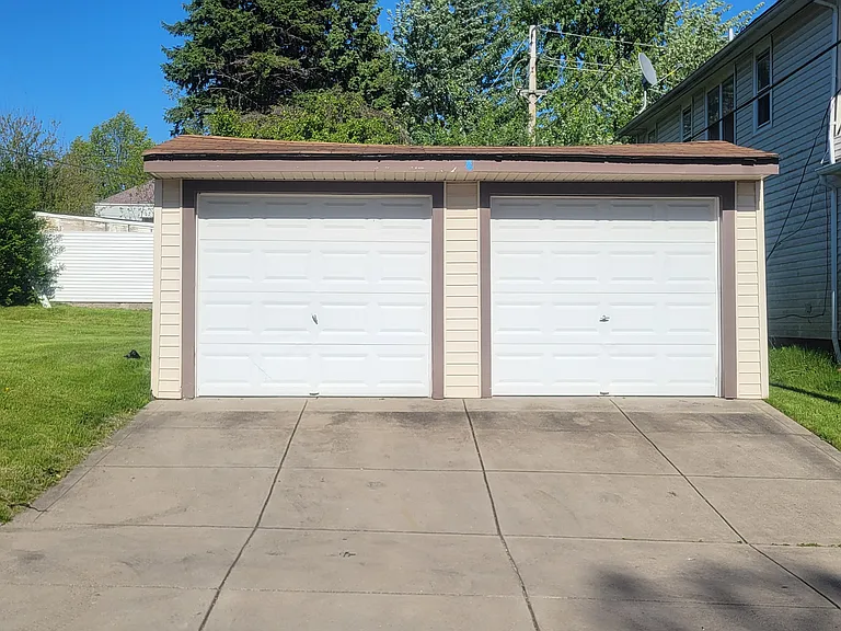 8502 Grand Division Ave #UP — Photo 23