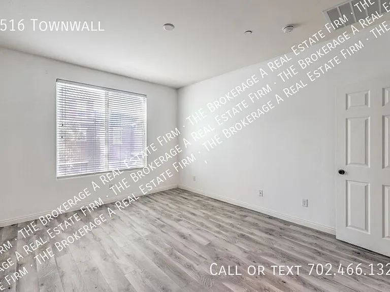 4516 Townwall — Photo 17