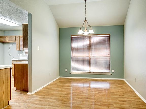 5th image of 2922 Hilton Head Dr