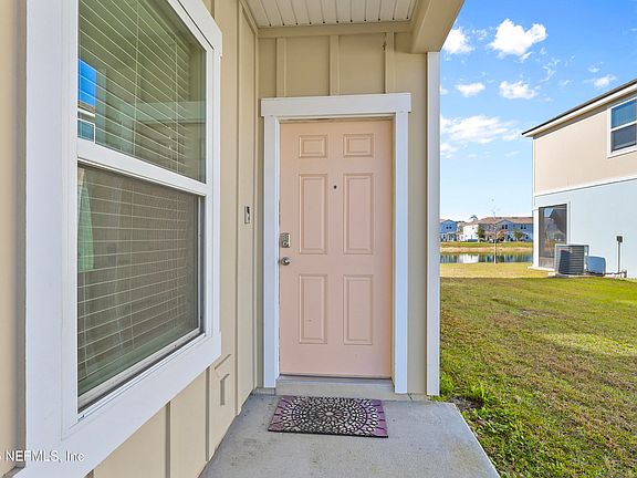 4th image of 112 POMONA Way