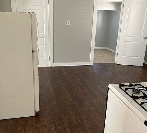 4th image of 4012 Woodbridge Ave