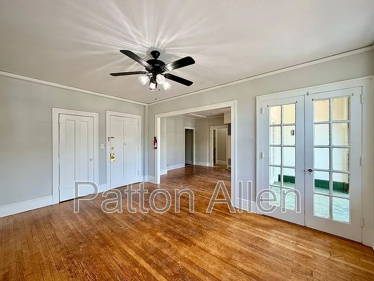 116 E Chestnut St #24 — Photo 3