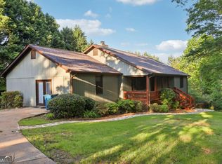 4071 Warren Rd, Flowery Branch, GA 30542