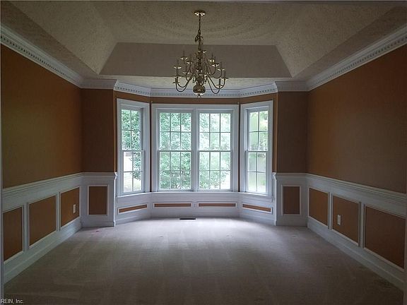 3rd image of 212 Halles Run