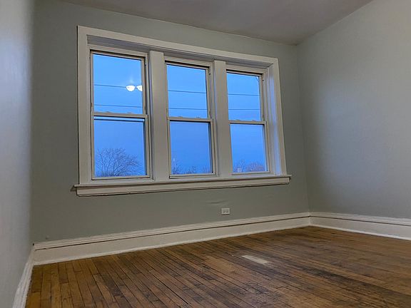 5th image of 1147 N Lawler Ave #3