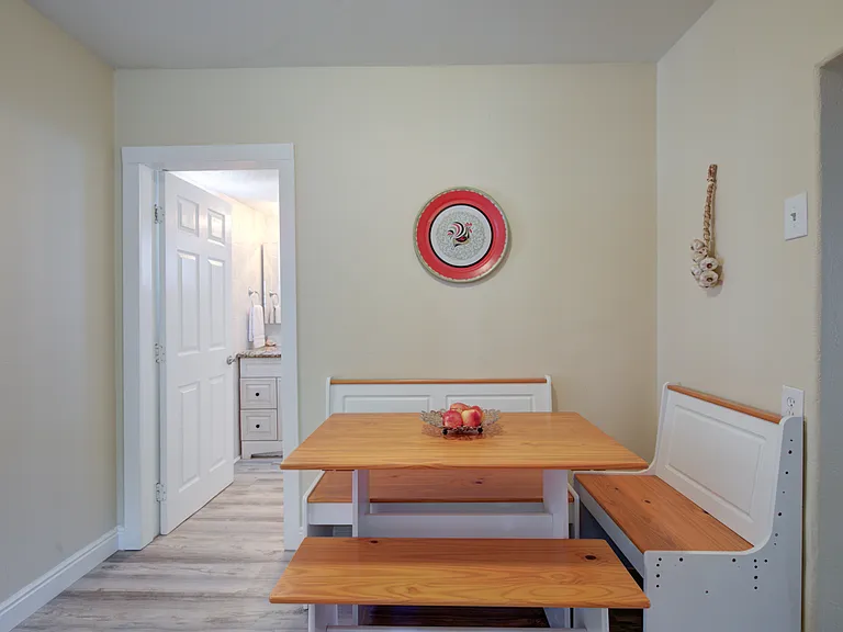 KITCHEN EATING NOOK... bathroom to left
