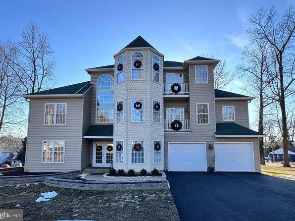 8 Longview Ave, North East, MD 21901