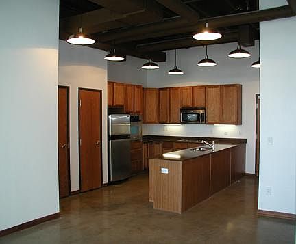 2nd image of 1114 Elm St #202