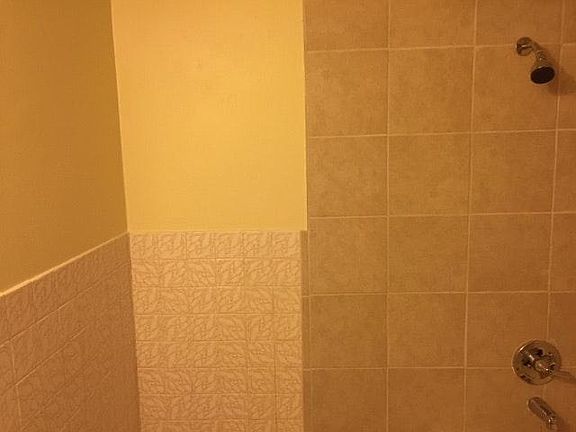 4th image of 594 SW 27th Ave
