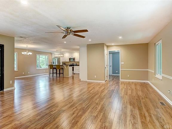 5th image of 2929 Stauffer Dr