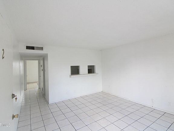 4th image of 5200 Carousel Dr #2