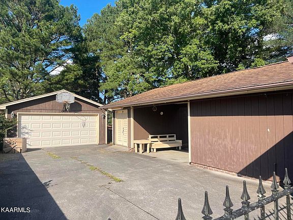 2nd image of 116 Misty Breeze Ln