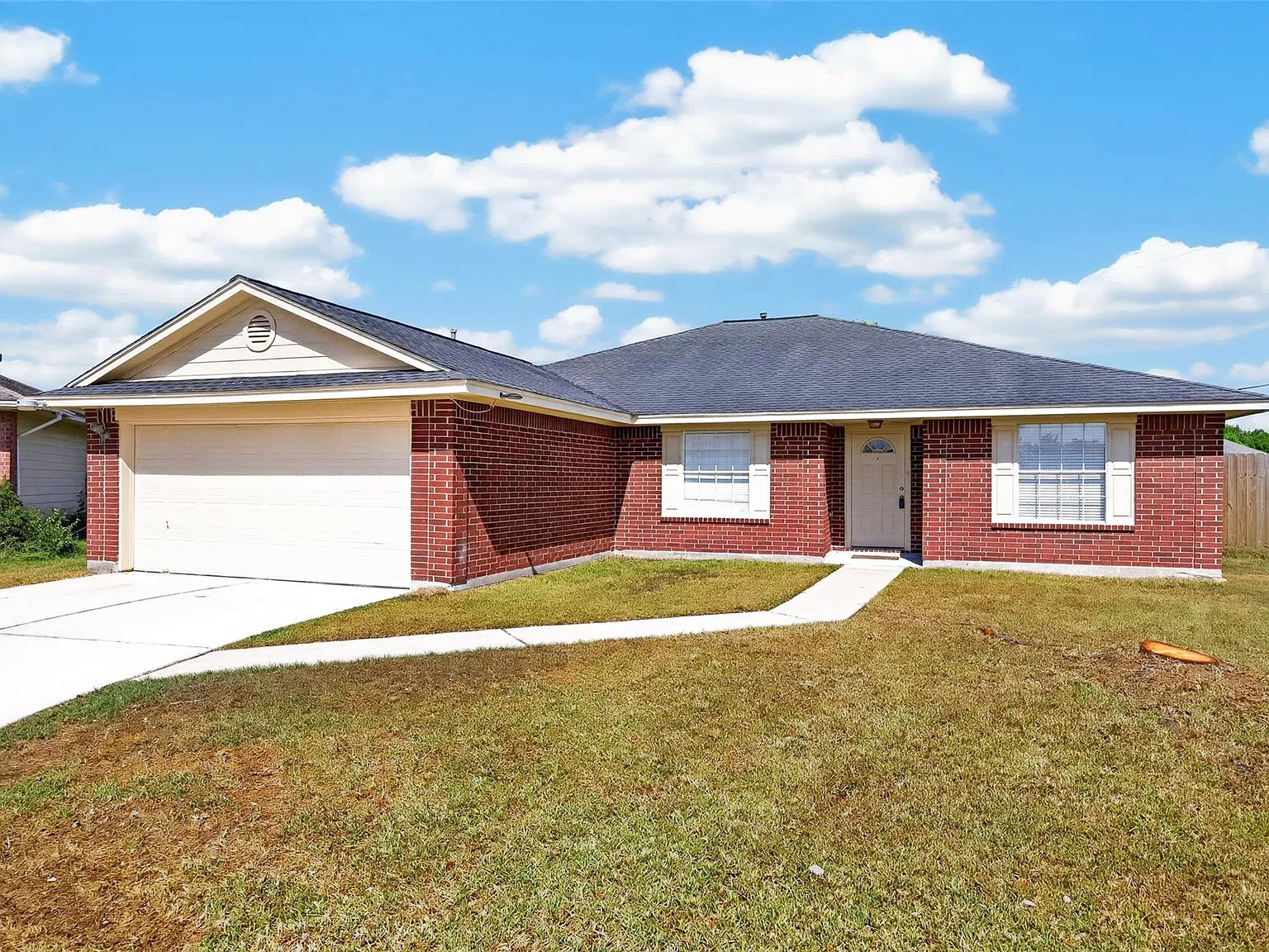 4 bed, 4.0 bath, 2022 sqft, $2,000 — Photo 2
