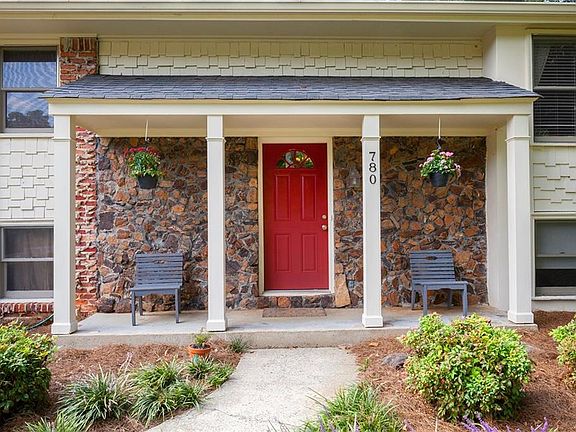 2nd image of 780 Foxcroft Trl SE