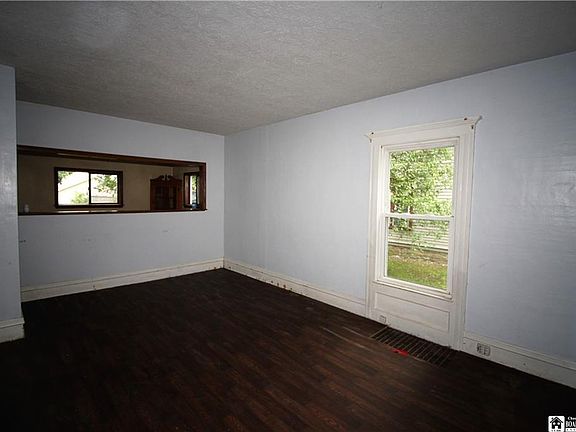 5th image of 42 Chapman St
