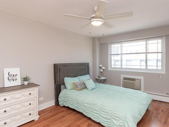 3rd image of 1410 Chicago Ave #344294a4c