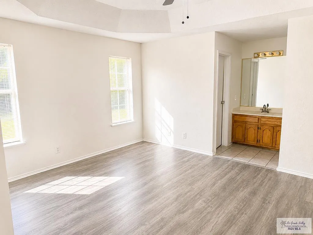 3 bed, 2.0 bath, 1278 sqft, $1,700 — Photo 4