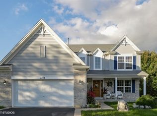 1744 Apple Valley Dr, Wauconda, IL 60084
