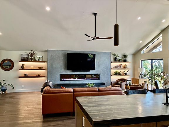 4th image of 11401 Valley Oak Dr