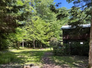 8125 Wilder Ave, Pocono Pines, PA