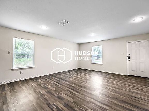 3rd image of 608 E 12th Ave