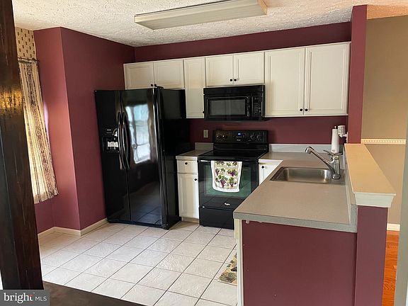 2nd image of 4802 Vesper Cir