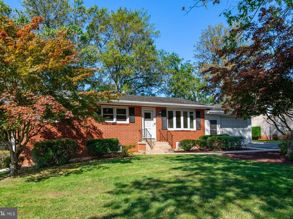 3886 Shadywood Dr, Jefferson, MD 21755