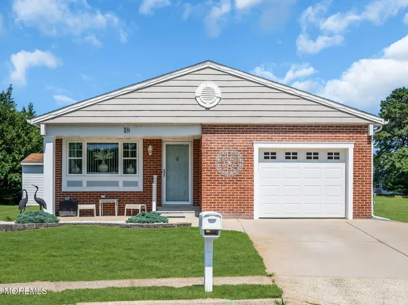 18 Burgess Court, Toms River, NJ 08757