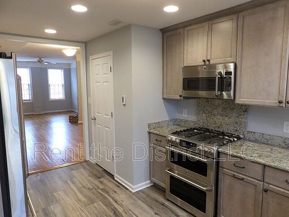 3rd image of 231 14th St NE